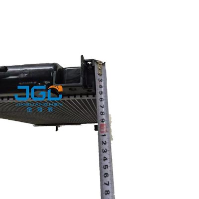 PC40-8 PC50-8 PC35-8 PC30-8 Kazı makinesi radyatörü 20T-03-81111