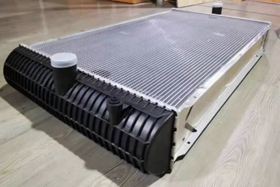 Su tankı radyatörü EC220D/250D/300D/240B/360B/460B/380D Ekskavatörler için 345456345