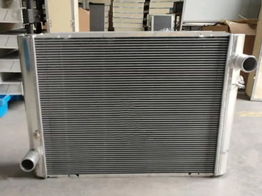 Su tankı radyatörü 11FT-35510 11FT35510 Hyundai 110D-7E 130D-7E 140D-7E Ekskavatörler için