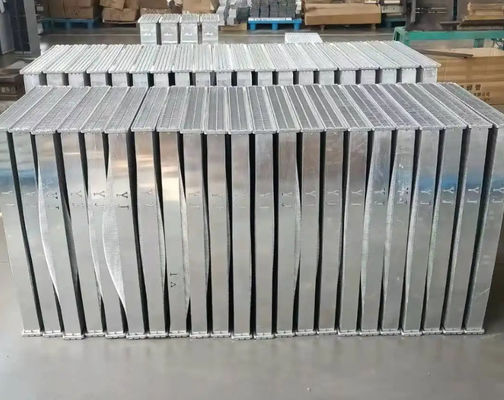 Kazı makinesi radyatörü ZAX350 Alüminyum malzemesi Yüksek kaliteli Hızlı teslimat