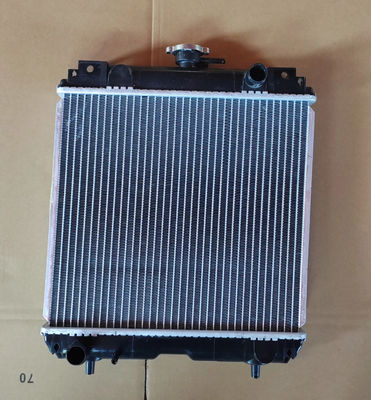Su tankı radyatörü Assy RA221-42300 Kubota U15 U17 U15-3 U17-3 kazıcı için