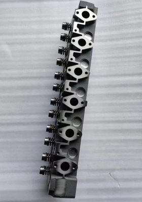 Volvo D6E Silindir başlığı VOE20855301 VOE20941118 EC160C EC180C EC210B için uygundur