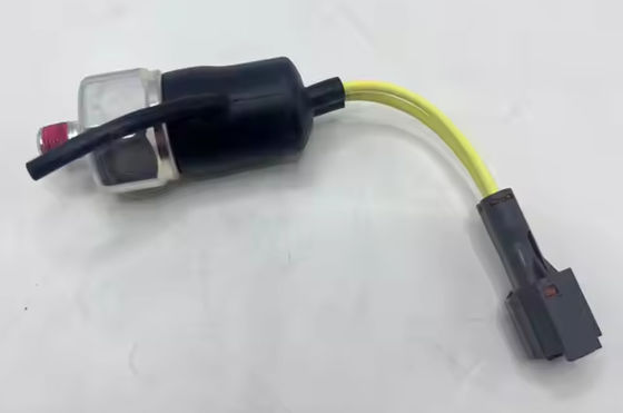 1-82410170-1 6HK1 Motoru ZX300 Sany 305 335 Ekskavatörü için Yağ Basıncı Sensörü