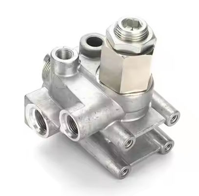 5I8670 5I-8670 E320D ekskavatörü için hidrolik dönüşlü yakıt filtresi kafası