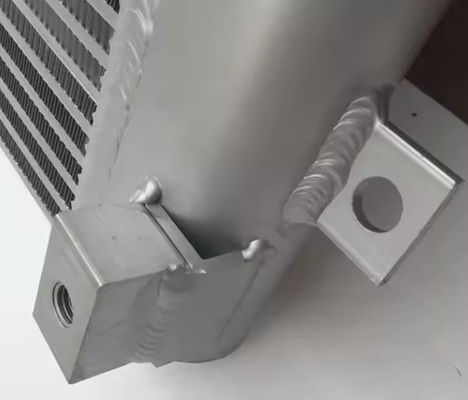 Yüksek Kaliteli Hidrolik Yağ Soğutucu Ekskavatör Su Radyatörü 4650353 Model ZAX200-3 ZAX210-3 İnşaat Makineleri Parçaları İçin